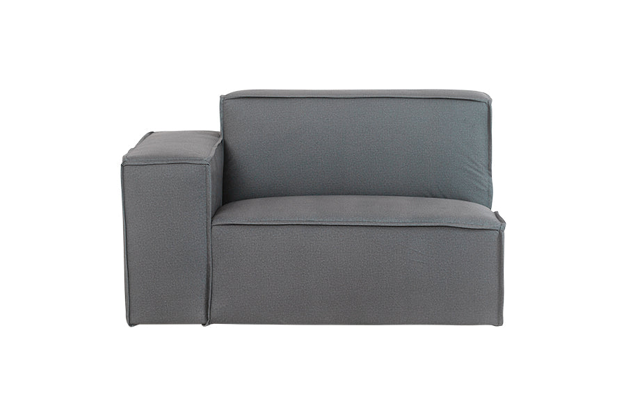 foto do sofa moderno módulo direito maraú na cor cinza claro em fundo branco visto de frente