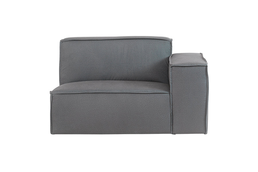 foto do sofa módulo esquerdo maraú na cor cinza claro em fundo branco visto de frente