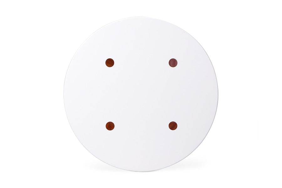 mesa lateral redonda biscoito fino 70cm off white em fundo infinito visto de cima