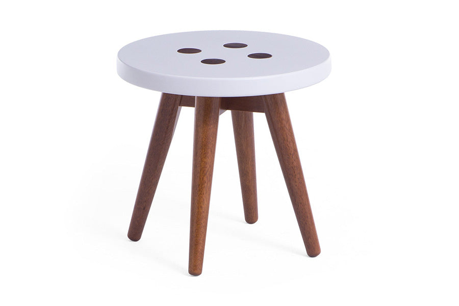 mesa redonda em mfd biscoito fino 35 cm off white em fundo infinito vista de frente