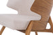 poltrona para quarto wini bege em fundo infinito detalhe encosto