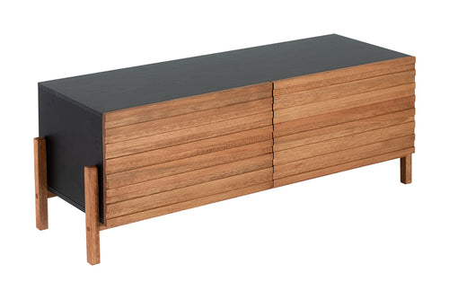 rack para sala 126 cm yono preto e jatobá visto em diagonal com fundo branco