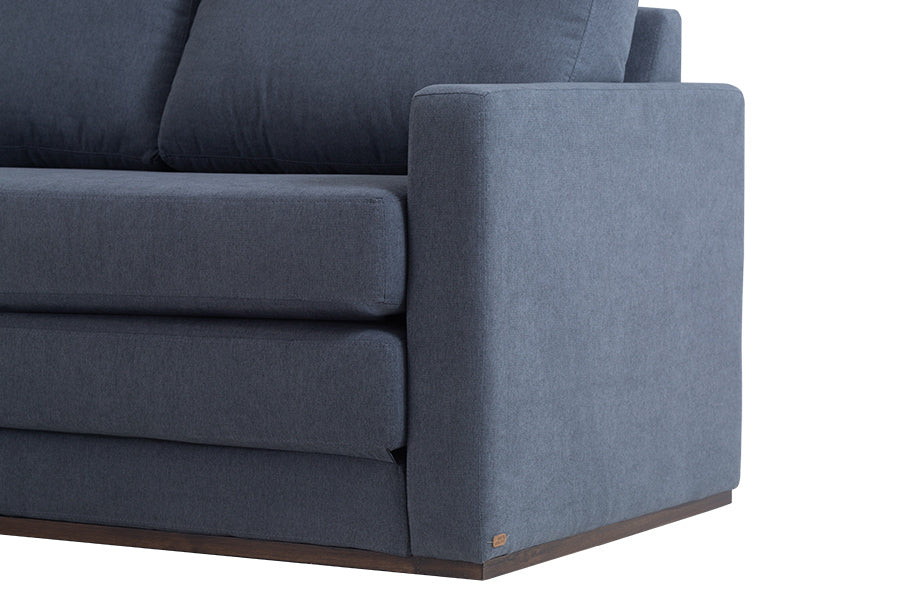 sofa cama vira grafite detalhe almofadas e braço em fundo branco